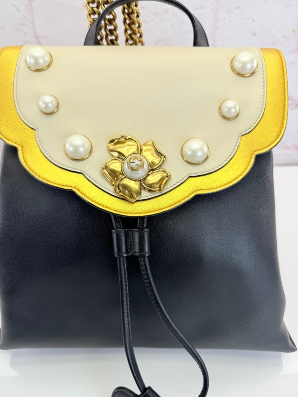 Gucci Queen Margaret Pearl Heart Flap Chain Backpack Black - Picture 3 of 15